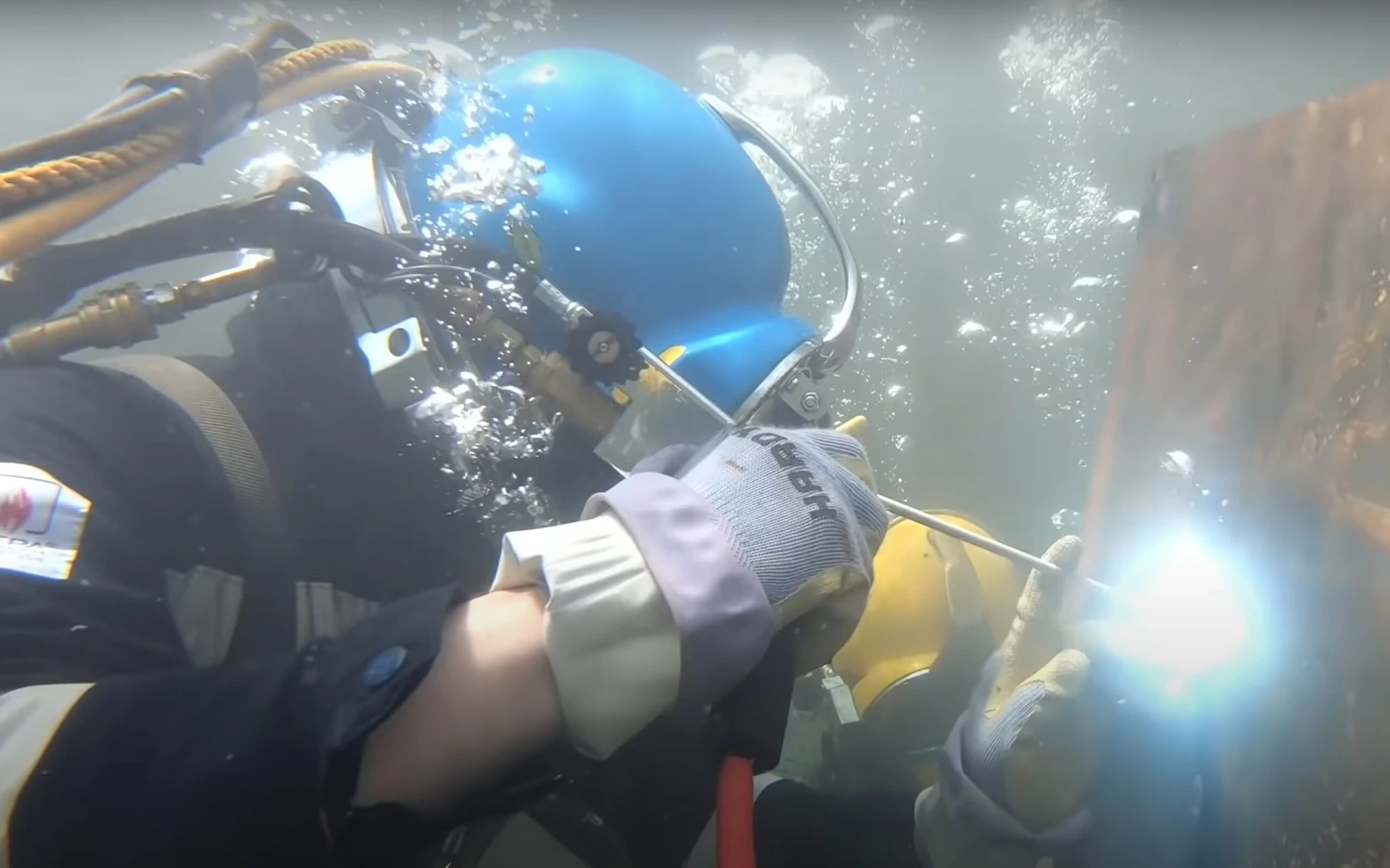underwater welding life death rate salary schools